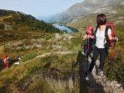 Dal MONTE MADONNINO (2502 m.), salito dalla ripida cresta nord e sceso dal pietroso canalone ovest,ai LAGHI DEI CURIOSI, CABIANCA e ZELTO, il 22 settembre 2013 - FOTOGALLERY